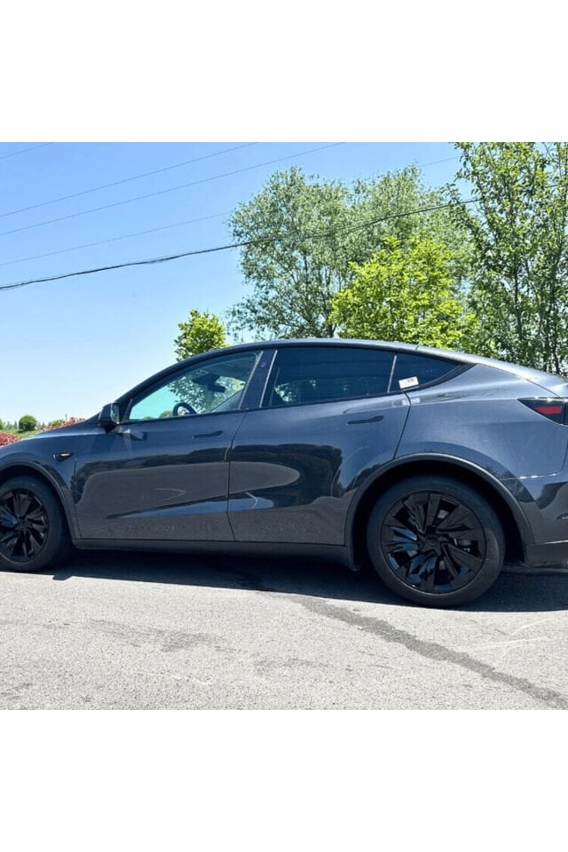 Tesla Model Y Juniper (2025+) Uyumlu 19 İnç New Star / Cyber Stil Jant Kapağı Seti - Parlak Siyah