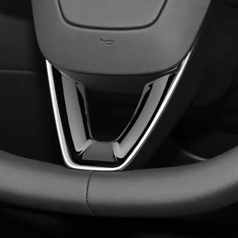 Tesla Model Y Juniper / Standart 2025+ Direksiyon Alt U-Şekilli Dekoratif Çerçeve Trim Piano Black