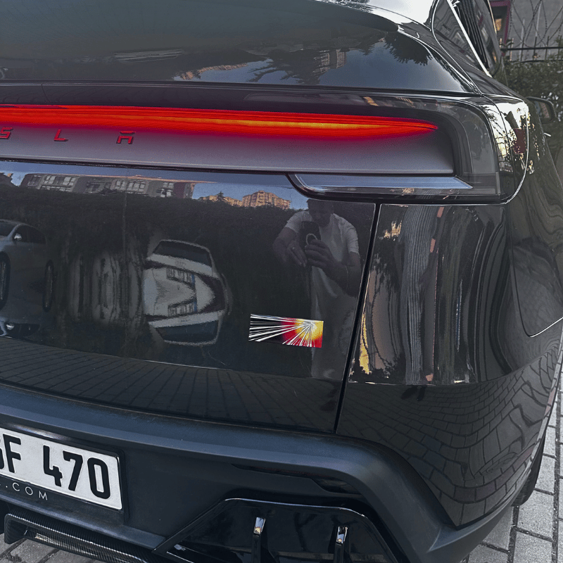 Tesla Model Y Uyumlu Arka Bagaj Logosu 3D Harf Seti - Kırmızı Silver Siyah Sport Red / Kırmızı