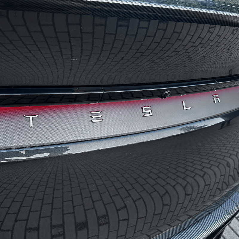 Tesla Model Y Uyumlu Arka Bagaj Logosu 3D Harf Seti - Kırmızı Silver Siyah Metallic Silver / Gümüş